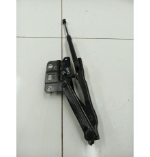 Петля капота левая