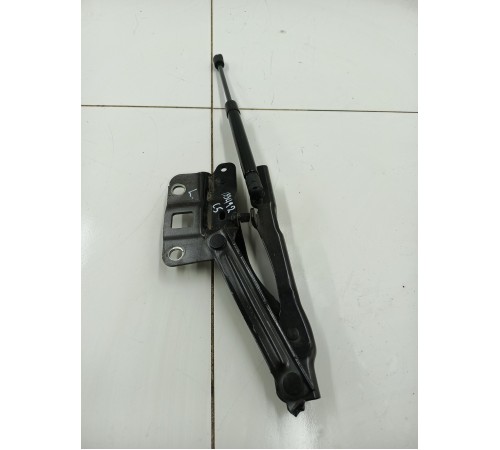 Петля капота левая