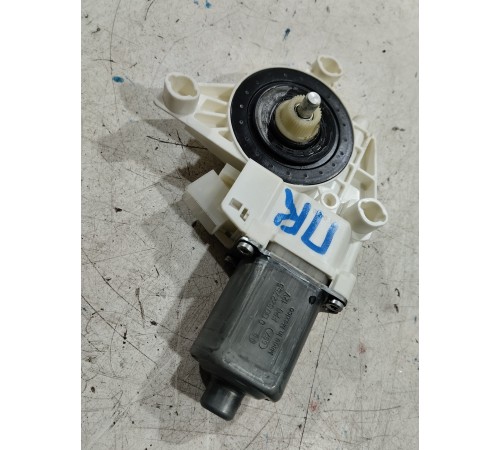 Моторчик стеклоподъемника (передний, правый)