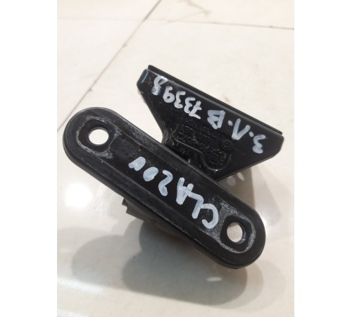 Петля двери (задняя, левая, верхняя)