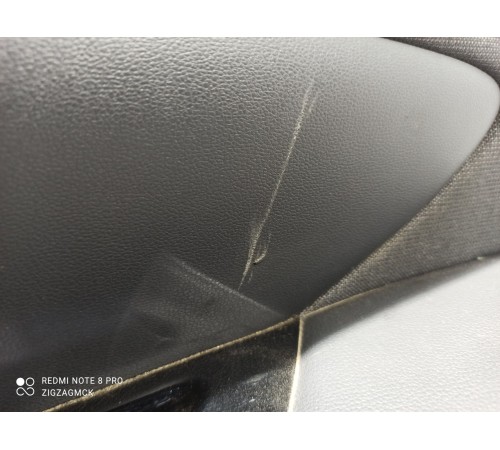 Обшивка двери (задняя правая)