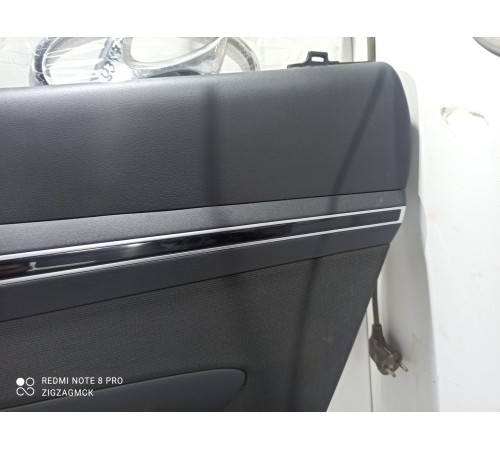 Обшивка двери (задняя правая)