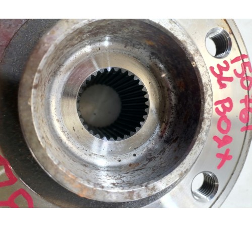 Ступица задняя левая