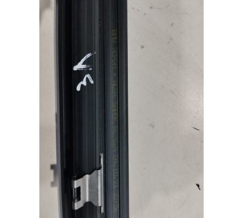 Уплотнитель стекла (задний левый внутренний)