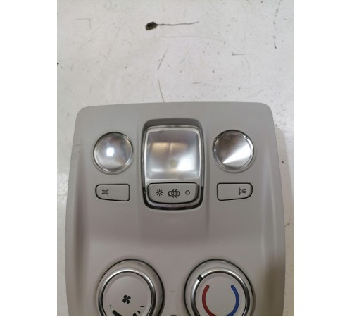 Плафон освещения салона с блоком климата