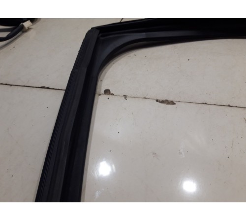 Уплотнитель стекла (задний, левый)