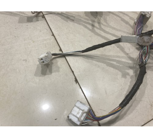 Электропроводка двери (передняя, левая)
