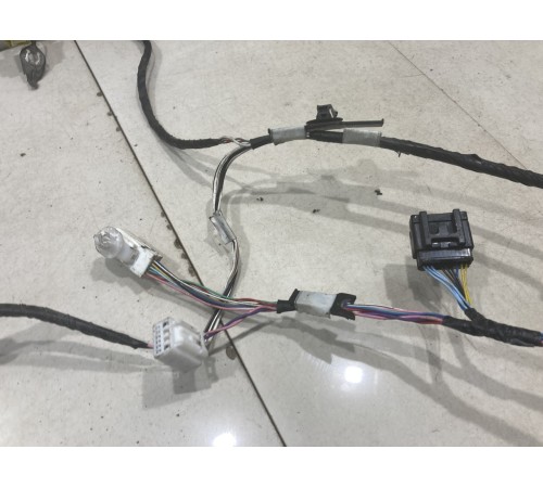 Электропроводка двери (передняя, левая)