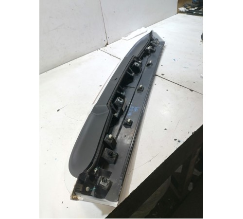 Спойлер крышки багажника