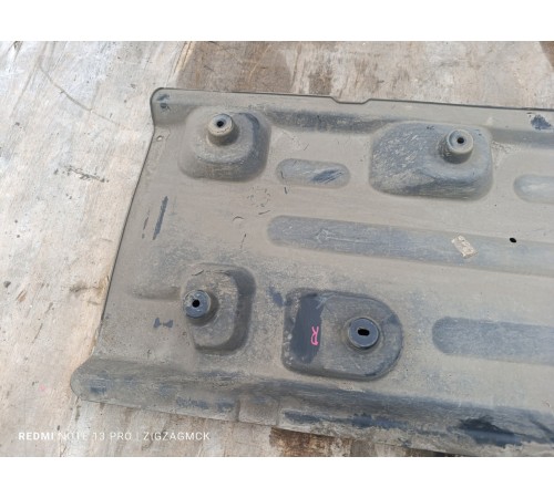 Защита антигравийная правая