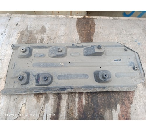 Защита антигравийная правая