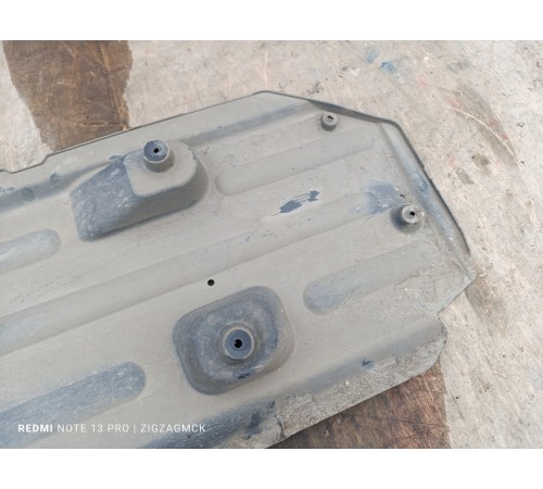 Защита антигравийная правая