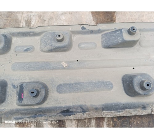 Защита антигравийная правая