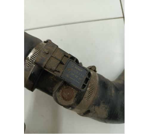 Патрубок системы охлаждения с датчиком