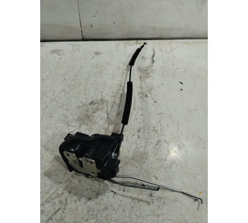 Замок двери передний левый