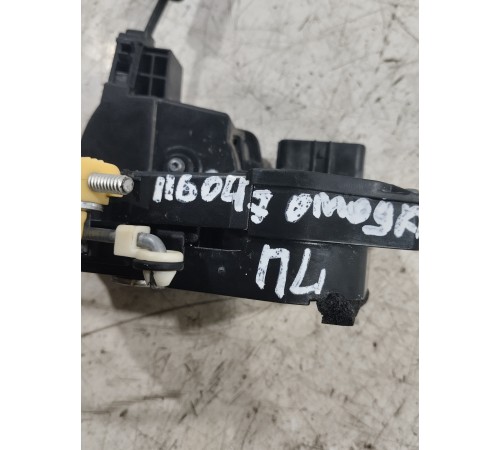 Замок двери передний левый