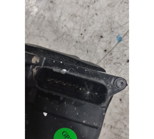 Замок двери передний левый