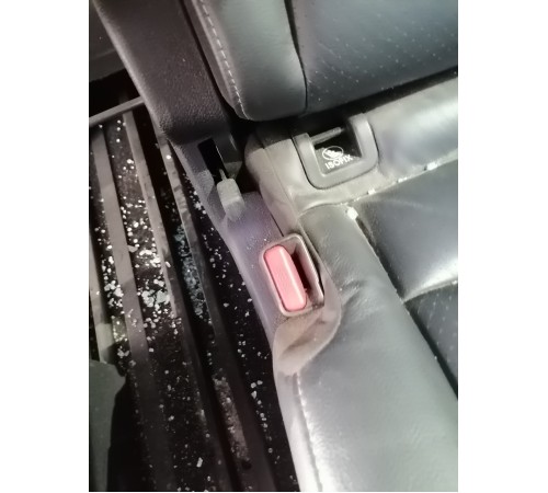 Сиденье второго ряда левое