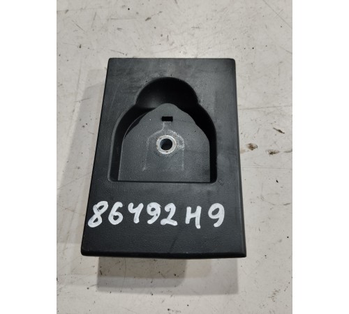 Накладка крепления запасного колеса