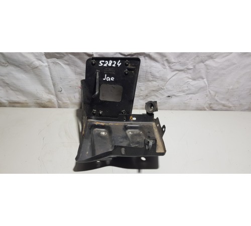 Крепление аккумулятора