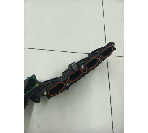 Впускной коллектор