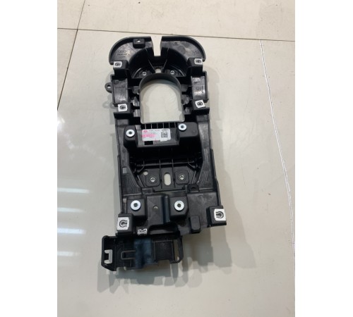 Кронштейн центральной консоли