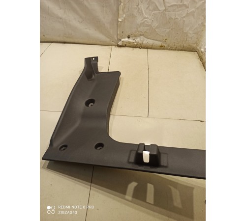 Накладка багажника(левая)