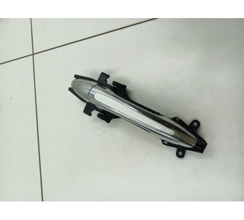 Ручка двери передняя правая внешняя