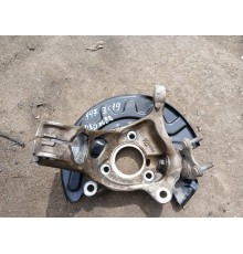 Кулак поворотный передний правый