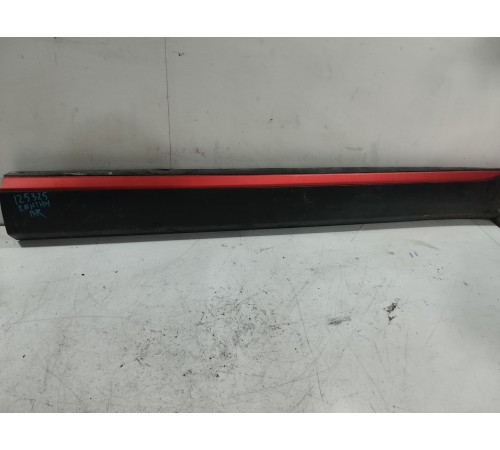 Накладка двери передняя правая нижняя