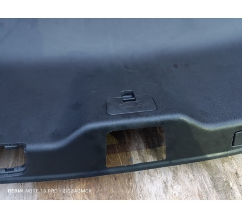 Обшивка крышки багажника