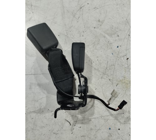 Ответная часть ремня безопасности задняя правая