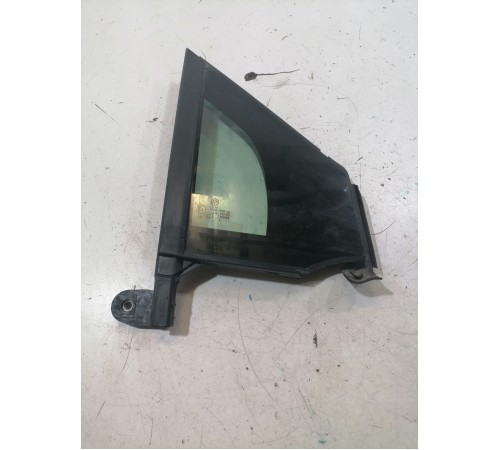 Глухое стекло переднее правое