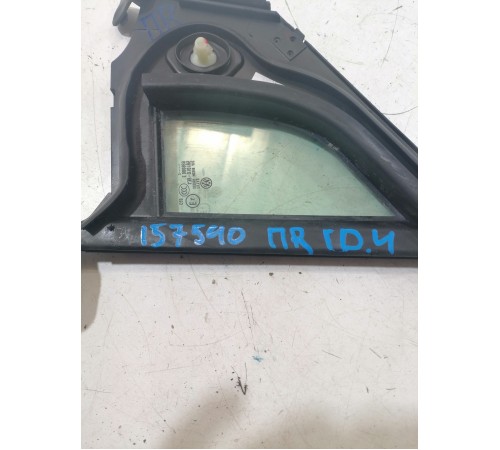 Глухое стекло переднее правое