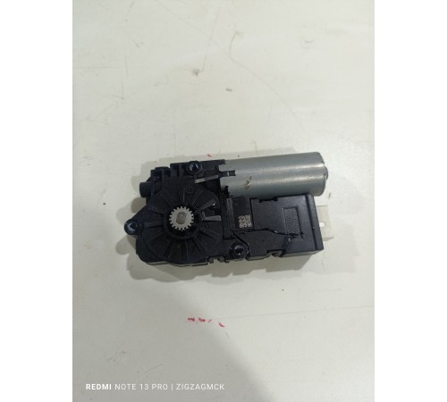 Моторчик люка электролюка крыши передний левый