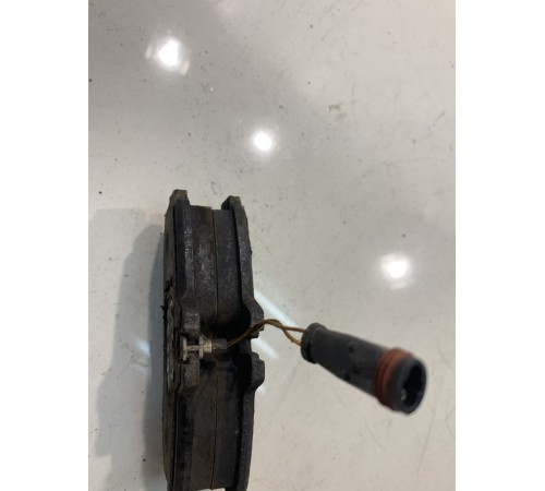 Тормозные колодки (передние)