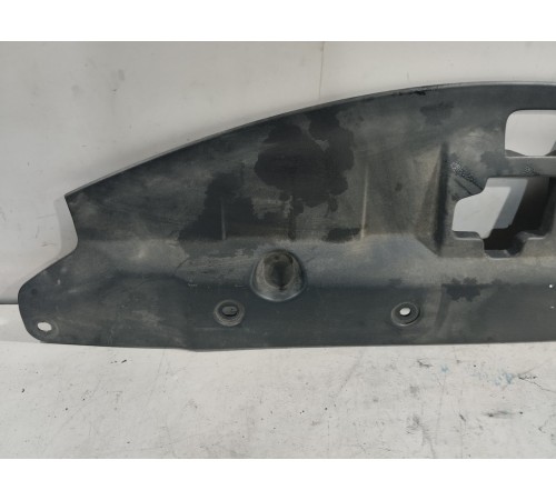 Накладка передней панели кожух замка капота