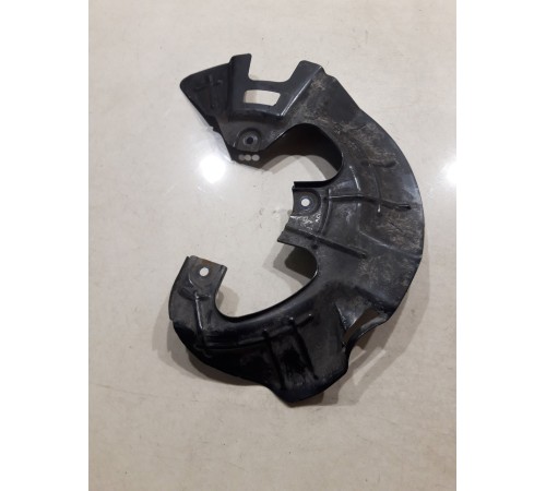 Кожух тормозного диска(передний правый)