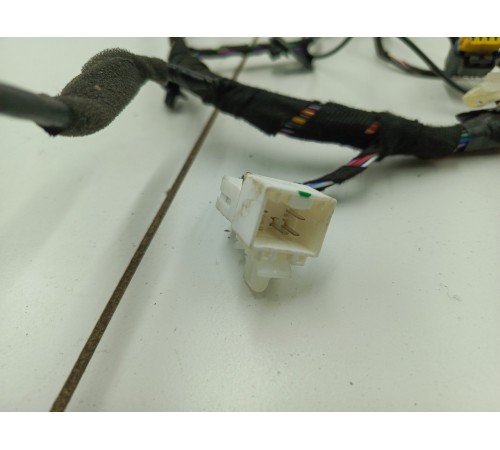 Проводка двери багажника