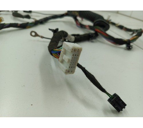 Проводка двери багажника