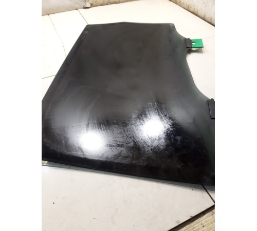 Стекло двери (заднее правое)