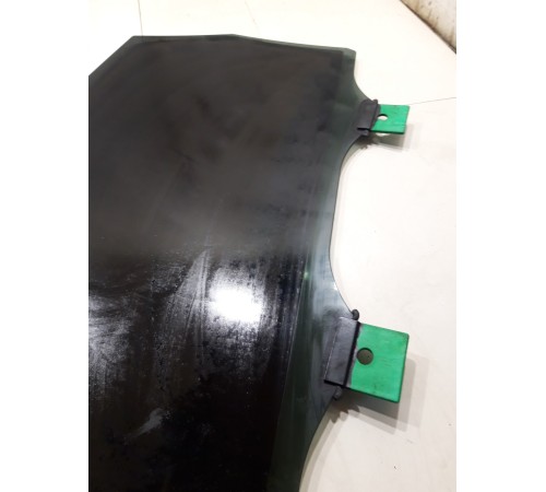 Стекло двери (заднее правое)