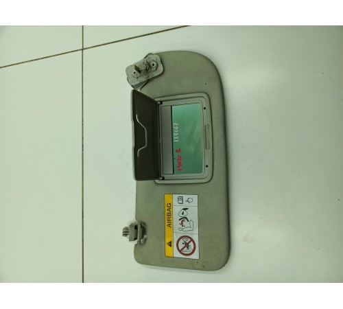 Козырек солнцезащитный правый