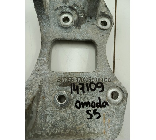 Кронштейн генератора с роликом натяжителя ремня ГРМ