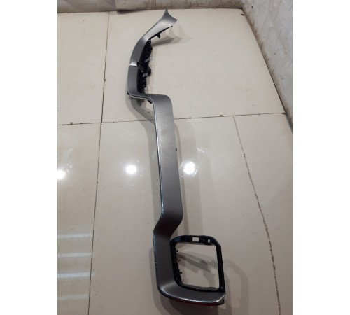 Кронштейн воздушного дефлектора (правый)