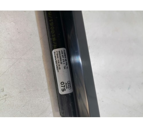 Молдинг стекла передний левый