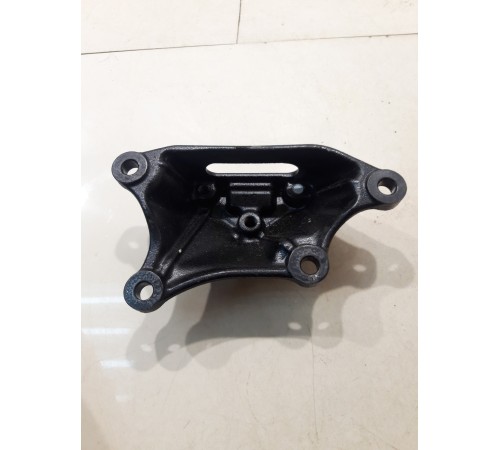 Кронштейн опоры двигателя(левый)