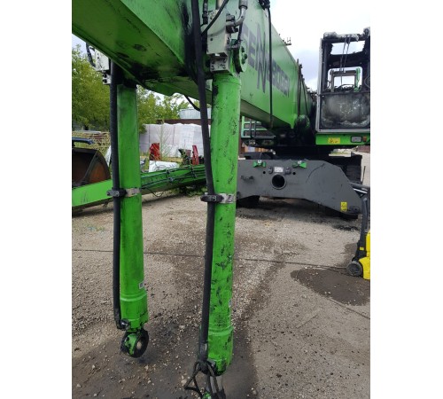 Гидравлический цилиндр подъемной стрелы левый