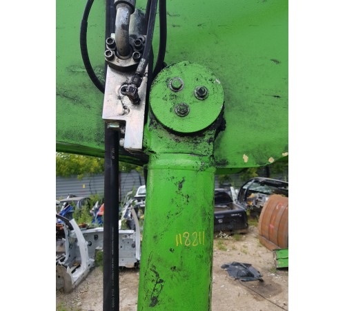 Гидравлический цилиндр подъемной стрелы левый