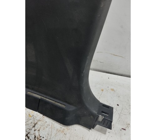 Обшивка центральной стойки правая нижняя